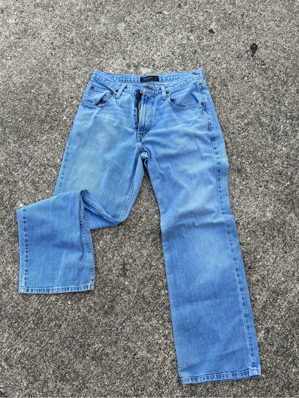 American Eagle Outfitters Light Wash Relaxed Fit Jeans